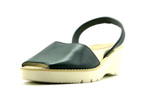 3541 Cu&ntilde;a Negro