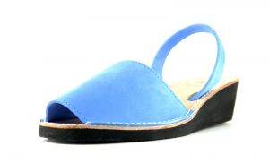 3477 Cu&ntilde;a Blue